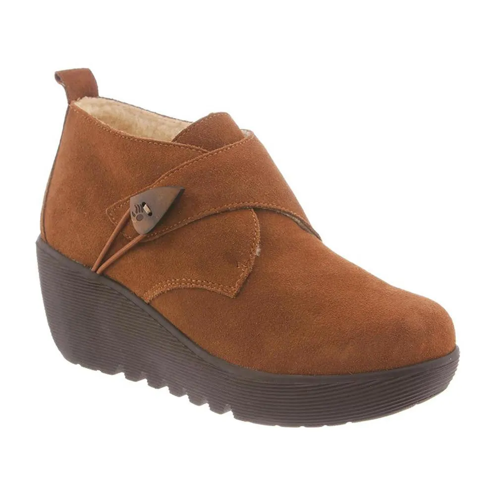 Ellis Chukka Boots
